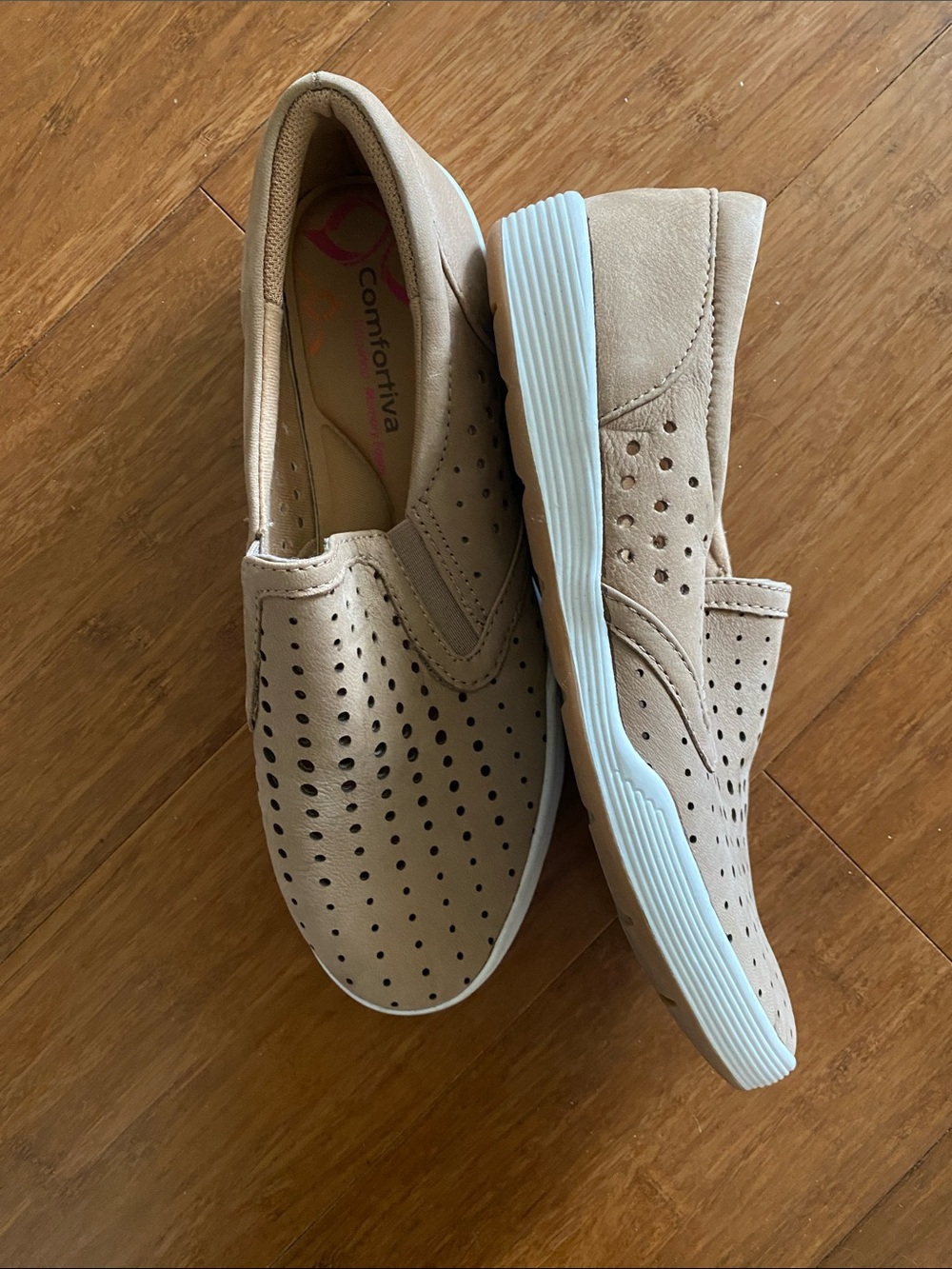 Shoes - Picture 2 of 4